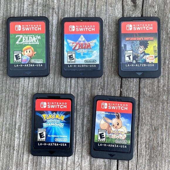 Nintendo Switch Video Game Cart Bundle - Pokémon Brilliant Diamond, Zelda - Picture 1 of 2